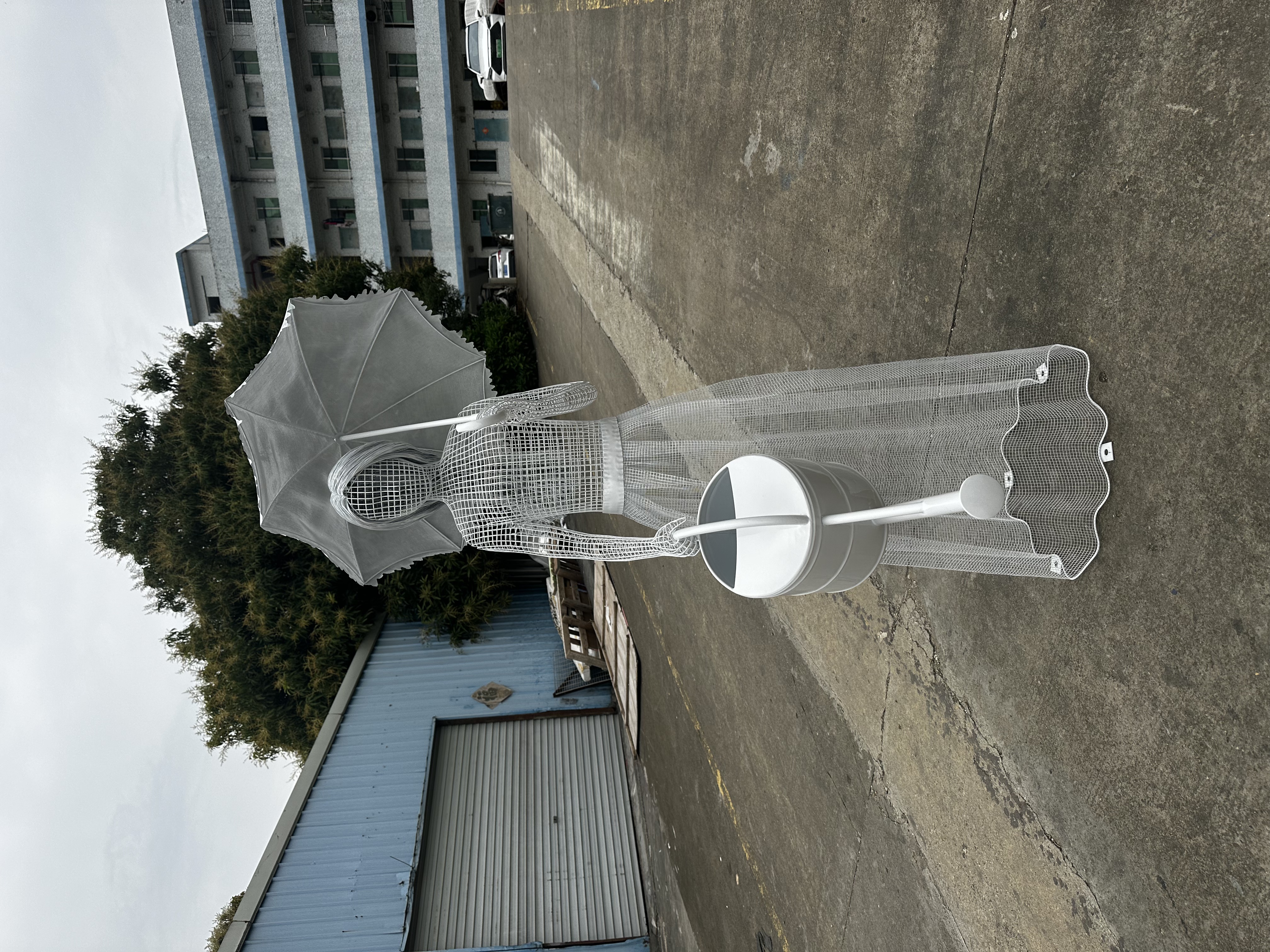 Wire Mesh Lady Sculpture with Umbrella & Watering Can | Garden Art Decor